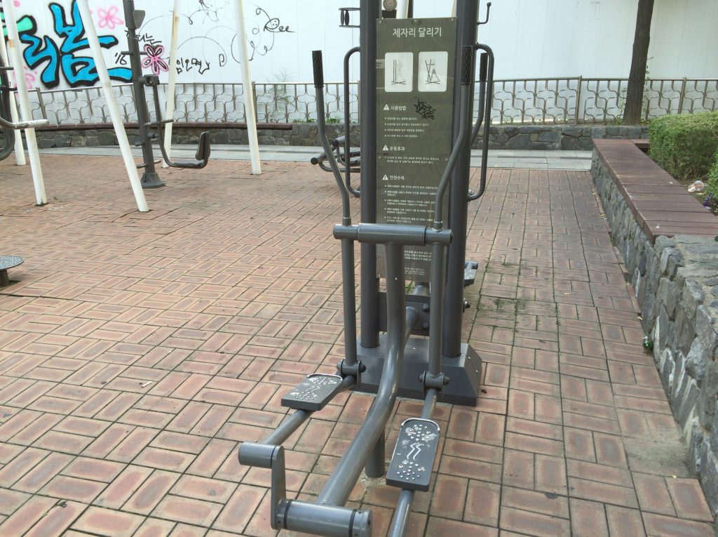韓国ソウルの運動器具、公園